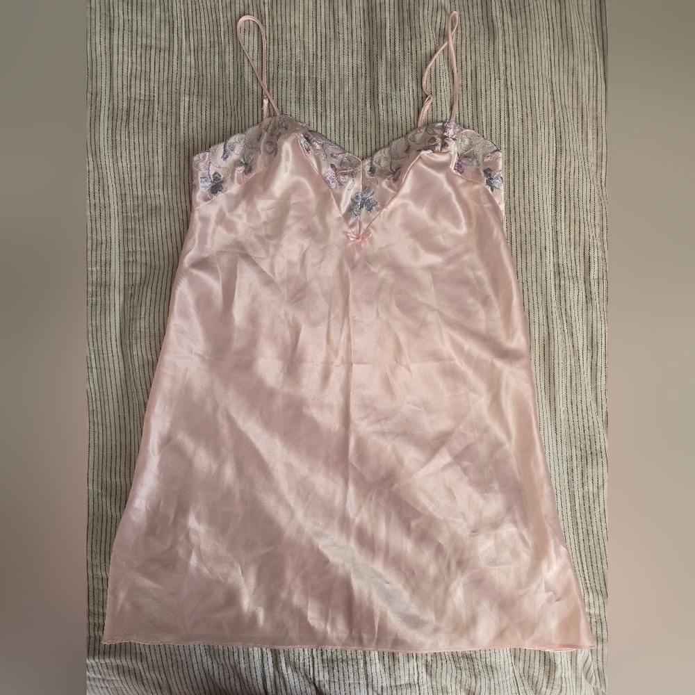 Vtg 90s Shirley Of Hollywood Pink Satin Slip Blue Floral Trim Sz M USA